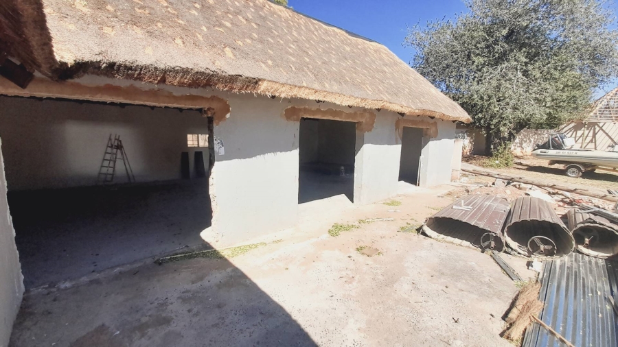 5 Bedroom Property for Sale in Hartbeespoort Rural North West